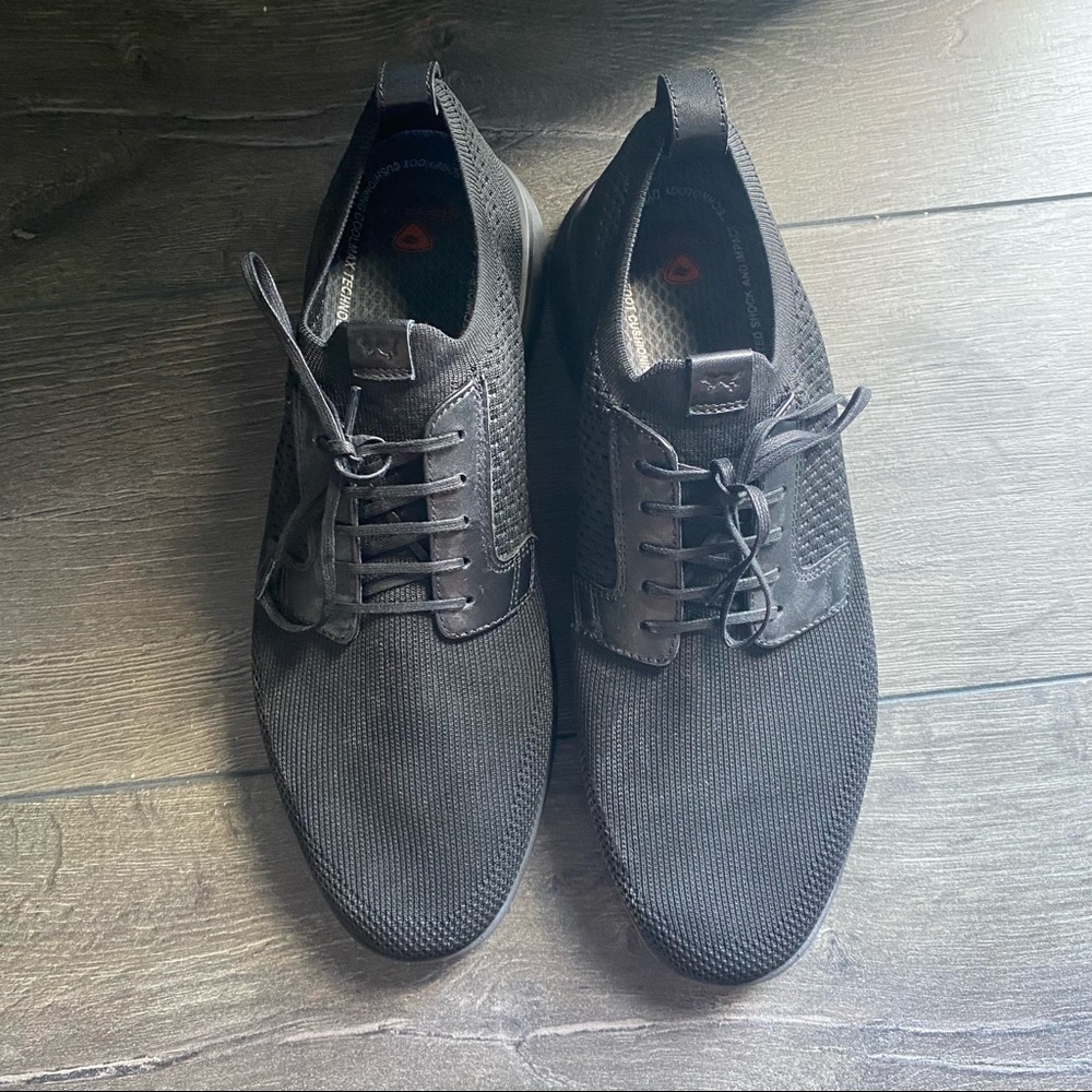 Mens Size 10-Wolf and Shepard black swift knit